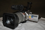 Продам  видеокамеру Sony  DCR-VX2000E 